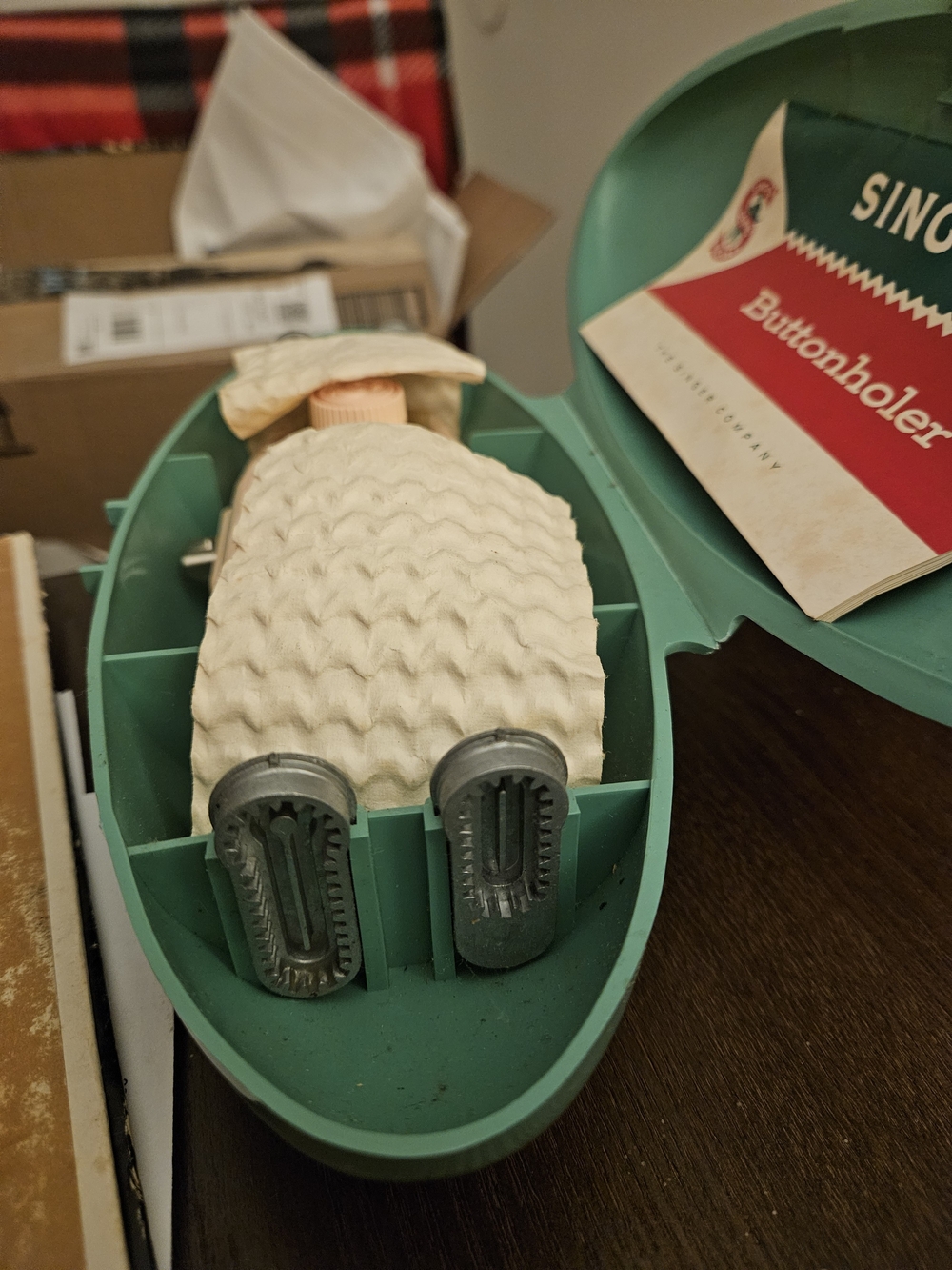 Vintage Singer Buttonholer Attachment With Case And Templates Sewing Buttons - Picture 5 of 10